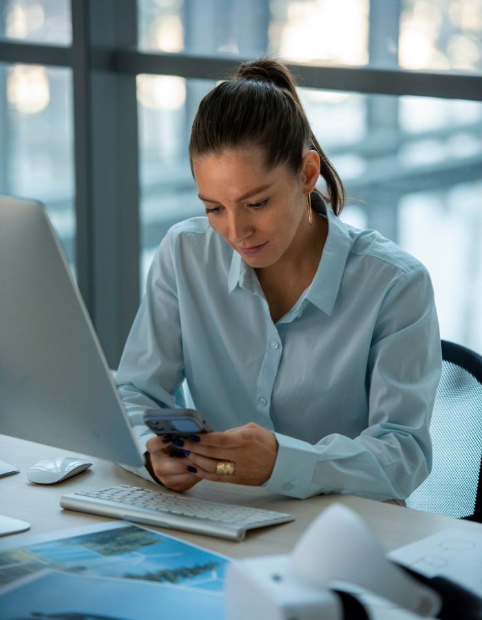 industrial-designer-working-3d-model_23-2149370115